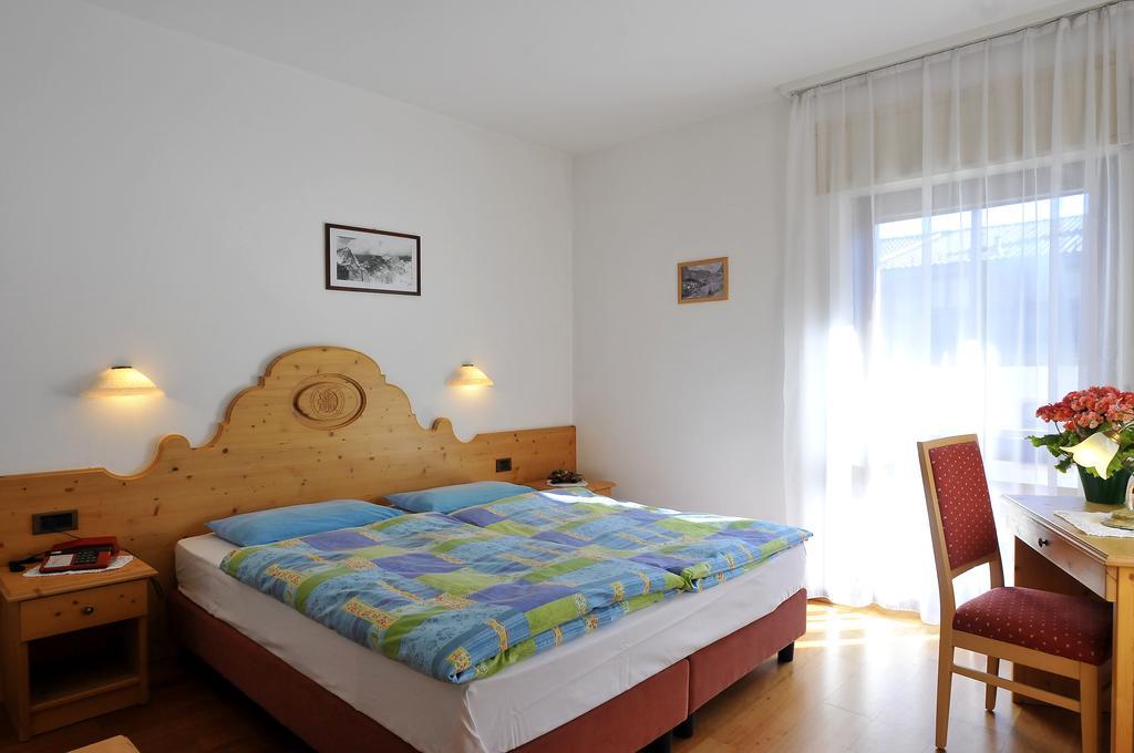 Hotel Rosalpina Rocca Pietore Kültér fotó