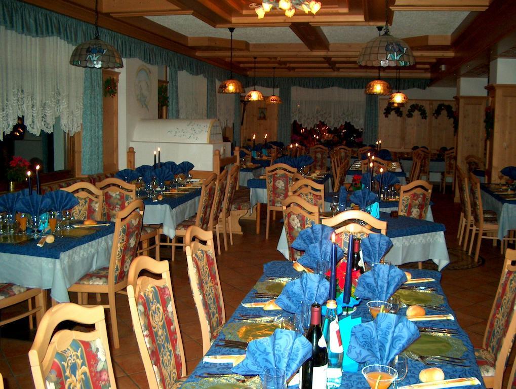 Hotel Rosalpina Rocca Pietore Kültér fotó
