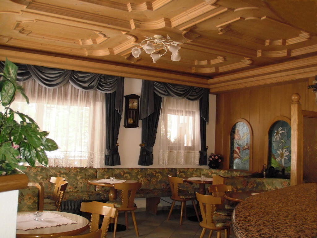 Hotel Rosalpina Rocca Pietore Kültér fotó